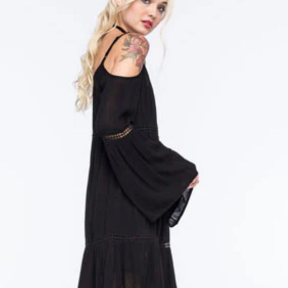 Soprano Black Boho Cold Shoulder Bell Sleeve Dress Women’s M NWT